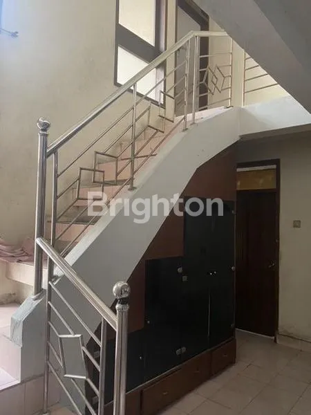 image RUMAH 2 LANTAI - STRATEGIS UNTUK USAHA - MAIN ROAD GATOT SUBROTO CIMAHI (4)