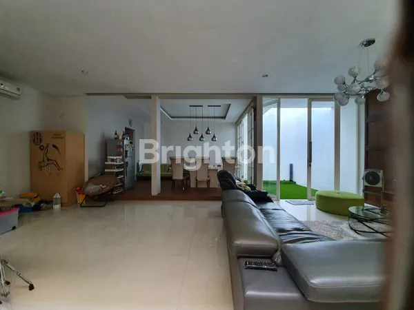 image RUMAH MINIMALIS MEWAH WOODLAND DEKAT RADIAL ROAD (1)