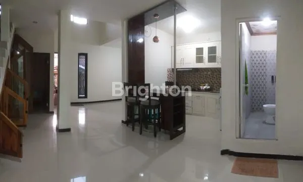 image RUMAH 2 LANTAI MEWAH DAN EKSKLUSIF BESERTA FURNITURE (1)