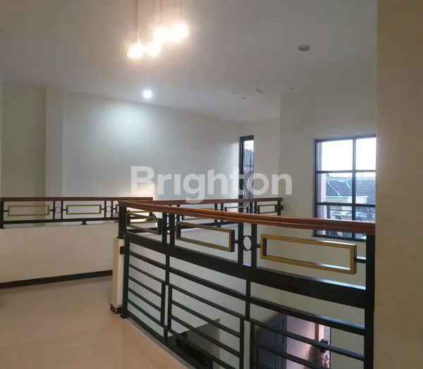 image RUMAH 2 LANTAI MEWAH DAN EKSKLUSIF BESERTA FURNITURE (2)