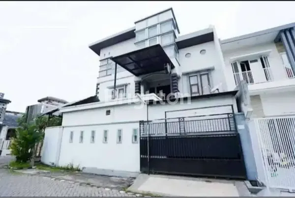 image RUMAH USAHA KOST EKSKLUSIF JUAL CEPAT DEKAT UNESA WIYUNG (1)