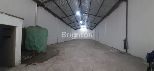 image SUDAH RENOV DAN SIAP HUNI GUDANG DENGAN HARGA NEGO DI MARGOMULYO PERMAI KOMERSIL AREA BEBAS BANJIR DAN COCOK UNTUK USAHA APAPUN SURABAYA (2)