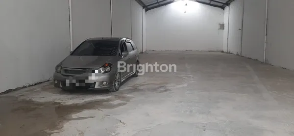 image SUDAH RENOV DAN SIAP HUNI GUDANG DENGAN HARGA NEGO DI MARGOMULYO PERMAI KOMERSIL AREA BEBAS BANJIR DAN COCOK UNTUK USAHA APAPUN SURABAYA (3)