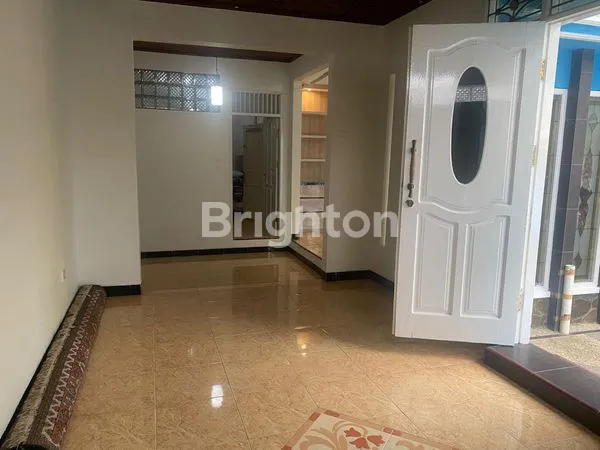 image DISEWAKAN RUMAH BESAR 2 LANTAI DI PERUMAHAN BDS 2 (7)