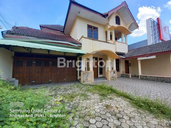 image RUMAH HALAMAN LUAS PONOROGO (1)