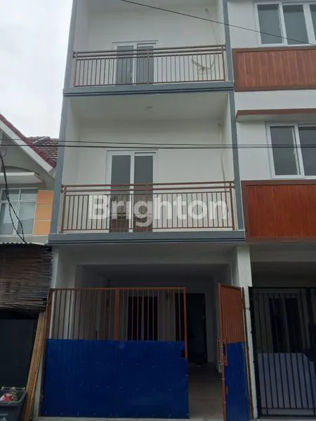 image RUMAH TAMAN PALEM LESTARI JAKARTA BARAT (8)