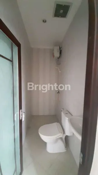 image RUMAH BUTUH DI PERCANTIK,2 LANTAI 2 KAVLING 1 BANGUNAN (5)