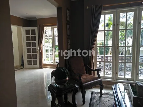 image TURUN HARGA DARI 11 MILIAR JADI 8 MILIAR (NEGO) RUMAH KEMBAR MEWAH 3 LANTAI (2 RUMAH JADI 1) LOKASI CEMPAKA PUTIH TENGAH (4)