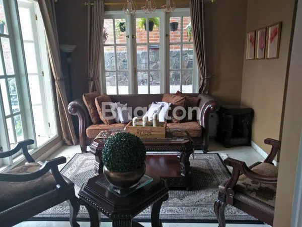 image TURUN HARGA DARI 11 MILIAR JADI 8 MILIAR (NEGO) RUMAH KEMBAR MEWAH 3 LANTAI (2 RUMAH JADI 1) LOKASI CEMPAKA PUTIH TENGAH (3)