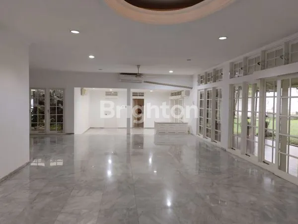 image RUMAH SUPER MEWAH DI JAYA MANDALA, KUNINGAN JAKARTA SELATAN (2)