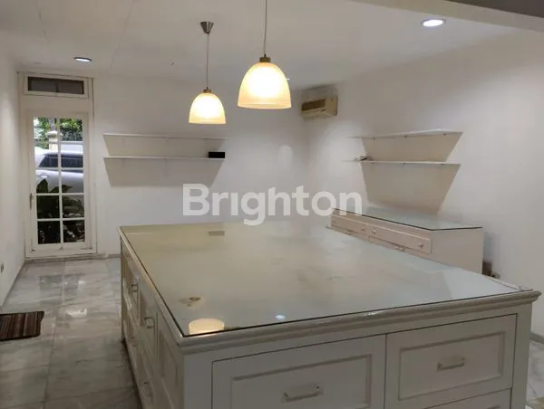 image RUMAH SUPER MEWAH DI JAYA MANDALA, KUNINGAN JAKARTA SELATAN (3)