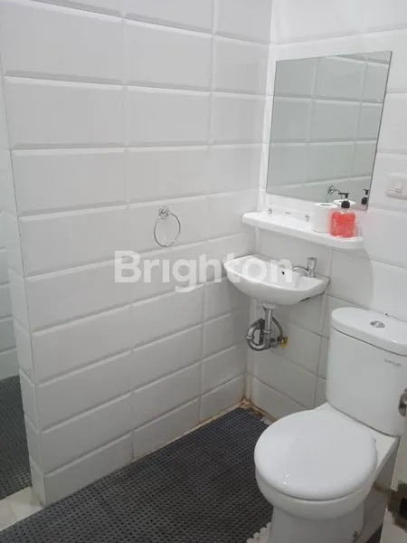 image RUMAH SUPER MEWAH DI JAYA MANDALA, KUNINGAN JAKARTA SELATAN (4)