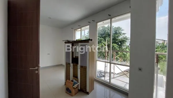 image RUMAH BARU GRESS DI TENGGILIS MEJOYO SELATAN SURABAYA  (7)
