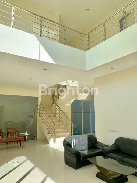 image RUMAH RAFFLES GARDEN CITRALAND SURABAYA (2)