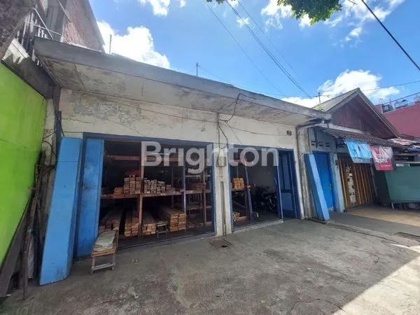 TOKO DAN RUMAH DI PASAR BESAR MALANG