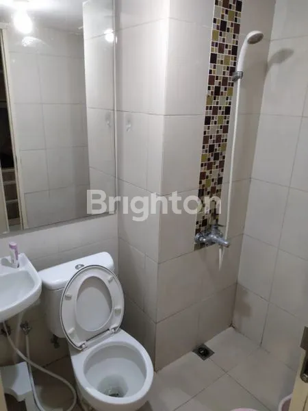 image TINGGAL BAWA KOPER APARTEMEN TANGLIN PAKUWON 2 BEDROOM VIEW POOL DAN CITY (6)