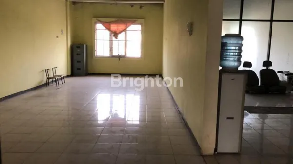 image 2 RUKO JEJER NOL JALAN SURABAYA PUSAT, LAHAN PARKIR SENDIRI, GALVALUM (2)