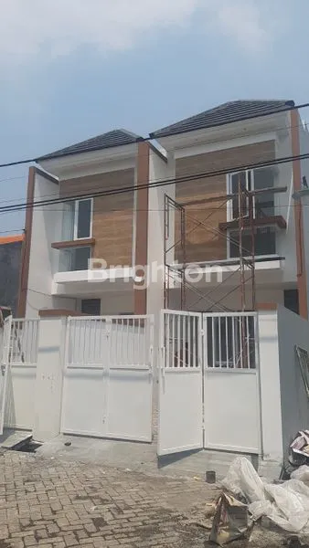 image DIJUAL RUMAH BARU UNDER 1M DAERAH MERR (1)