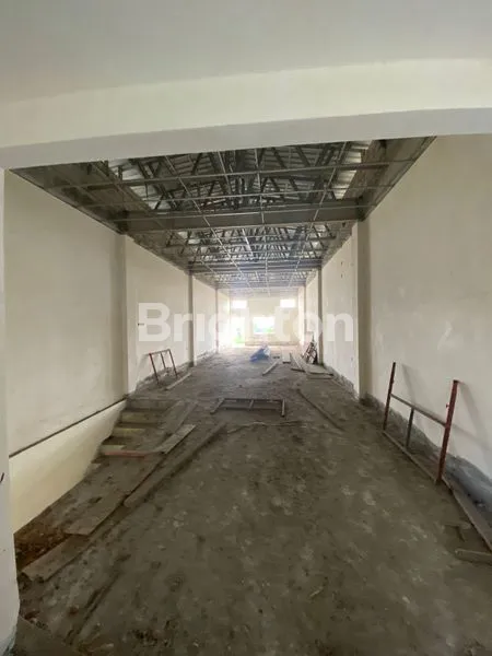 image RUKO GANDENG 3, PARKIR SANGAT LUAS PINGGIR JALAN UTAMA BEBAS BANJIR (2)