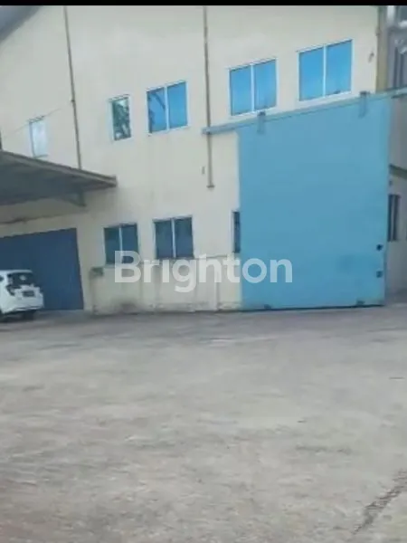 DISEWAKAN GUDANG 1500M² DI DAERAH INDUSTRI SENTUL NANGGEWER...LANTAINYA SUDAH BETON,CONTAINER 40FT BISA MASUK SAMPAI DALAM GUDANG