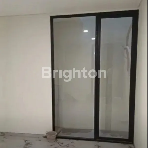 image RUMAH BARU GRESS 2 LANTAI RUNGKUT SELANGKAH KE SUPERINFO DAN MERR FULLY FURNISHED (2)