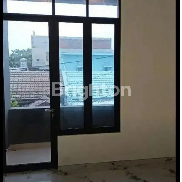 image RUMAH BARU GRESS 2 LANTAI RUNGKUT SELANGKAH KE SUPERINFO DAN MERR FULLY FURNISHED (5)