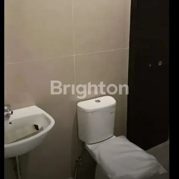 image RUMAH BARU GRESS 2 LANTAI RUNGKUT SELANGKAH KE SUPERINFO DAN MERR FULLY FURNISHED (6)