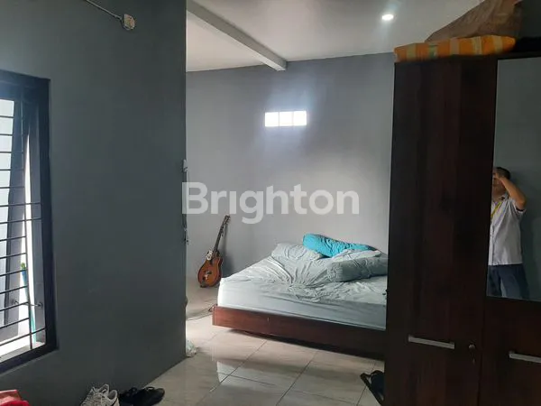 image RUMAH 2 LANTAI  SIAP HUNI DIKELAPA DUA DEPOK (8)