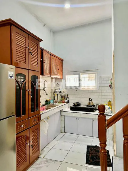 image  RUKO SEMI FURNISHED JALAN KAPTEN SUMARSONO SIAP HUNI (3)