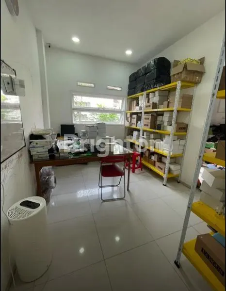 image RUMAH TERAWAT TENGAH KOTA BANDUNG DEKAT KEMANA MANA AKSES MOBIL (2)