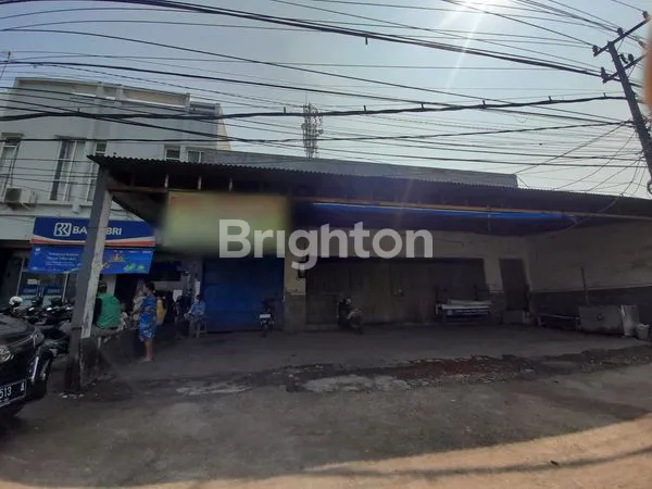 GUDANG SAMPING EXIT TOL MADYOPURO