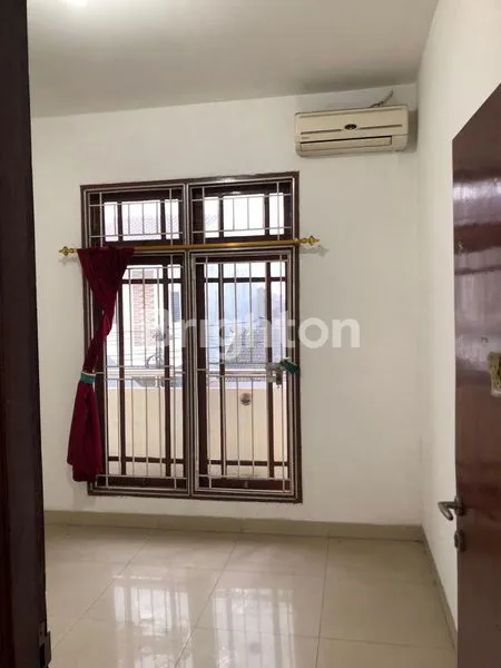 image RUMAH KOMPLEKS TAMAN KOTA DAAN MOGOT RAYA SIAP HUNI (4)