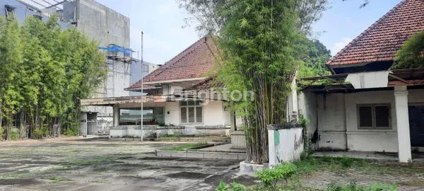image RUMAH LAMA DAN LOKASI STRATEGIS DI JL KAYUN SURABAYA  (1)