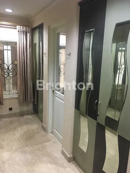 image DHARMAHUSADA INDAH DUA LANTAI MEWAH SEMI FURNISHED BISA NEGO (5)