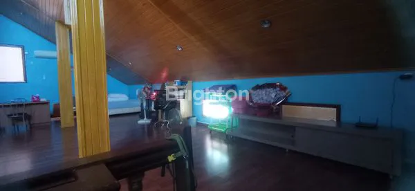 image RUMAH UNIK CANTIK (15)