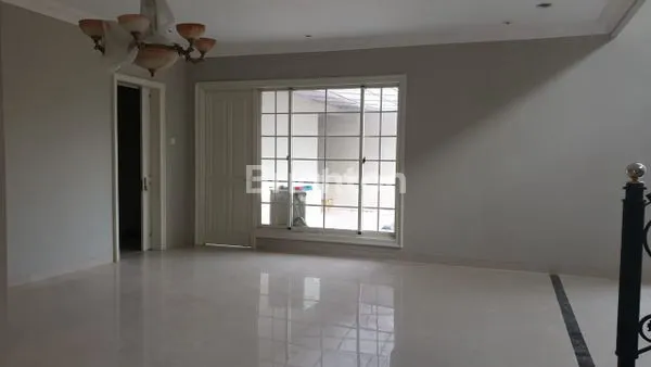 image RUMAH 2 LANTAI DI PAKUWON CITY (8)