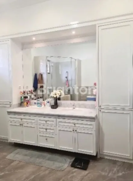 image RUMAH MEWAH DIAN ISTANA 4KT, TAMAN KEDATON (5)