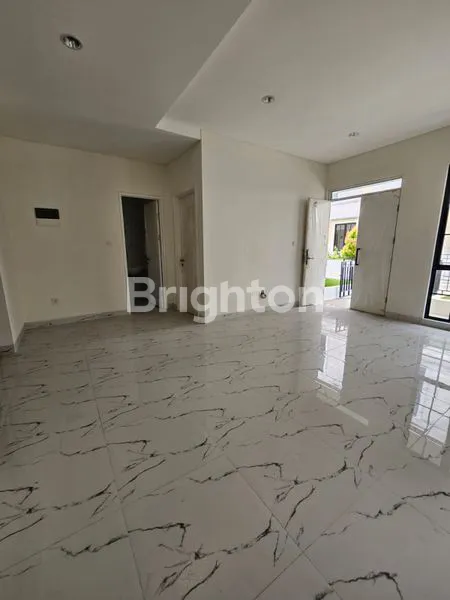 image RUMAH BARU 3 LANTAI DOUBLE DECKER SIAP HUNI CLUSTER MARGONITE LAVON 2 CIKUPA TANGERANG (8)