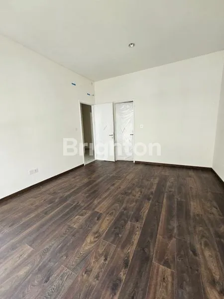 image RUMAH BARU 3 LANTAI DOUBLE DECKER SIAP HUNI CLUSTER MARGONITE LAVON 2 CIKUPA TANGERANG (2)