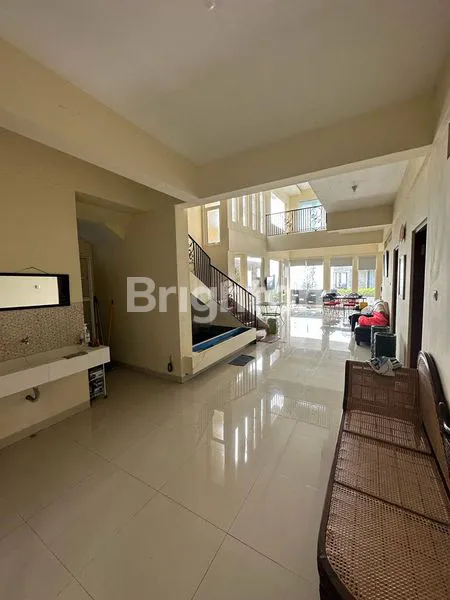 image RUMAH VILLA 3 LANTAI SIAP HUNI KOTA BATU (2)