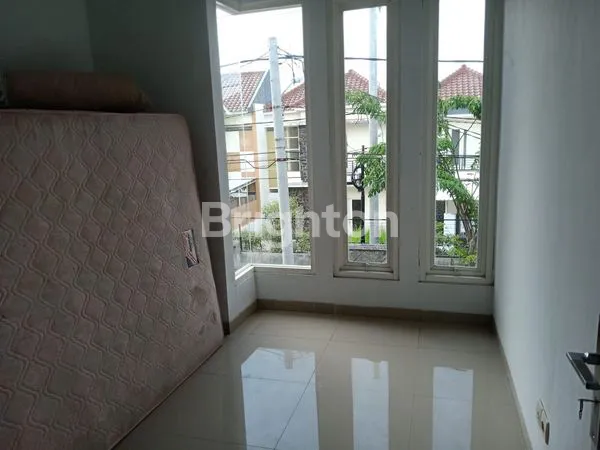 image RUMAH BARU MINIMALIS DI GREEN SEMANGGI MANGROVE (7)