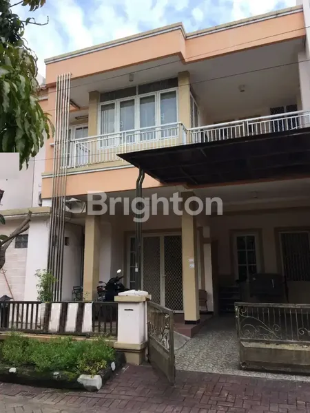 image CLUSTER ROYAL PARK MINIMALIS 2 LT RUMAH SIAP HUNI DEKAT KAMPUS PETRA  (1)