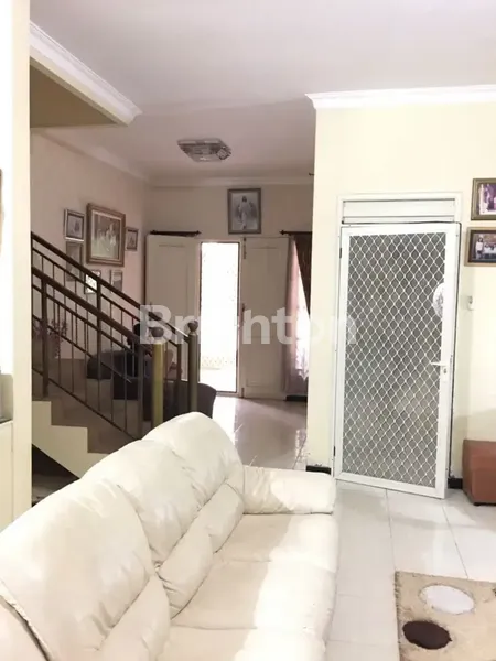 image CLUSTER ROYAL PARK MINIMALIS 2 LT RUMAH SIAP HUNI DEKAT KAMPUS PETRA  (4)