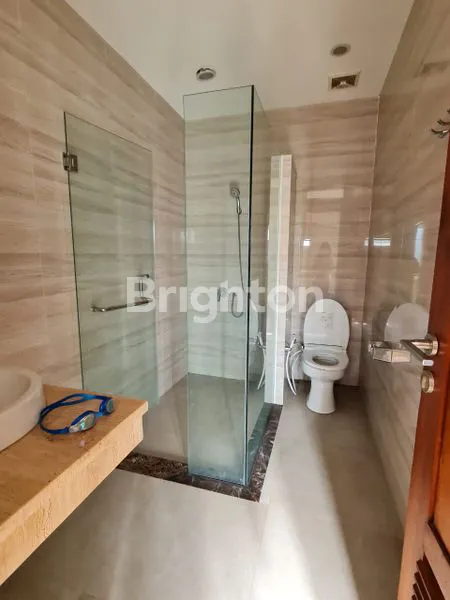 image RUIMAH BESAR + KOLAM RENANG SOBA (2)