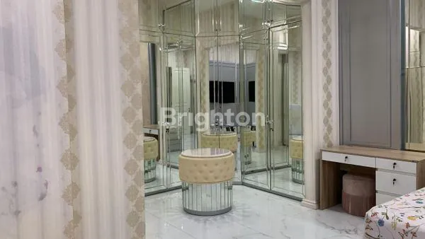 image RUMAH DARMO HILL DENGAN KOLAM RENANG PRIBADI (1)