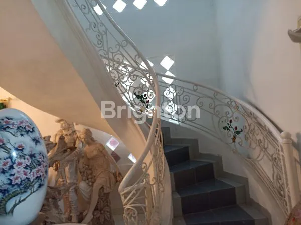 image VILLA PUNCAK RESORT 2 LANTAI MURAH (2)