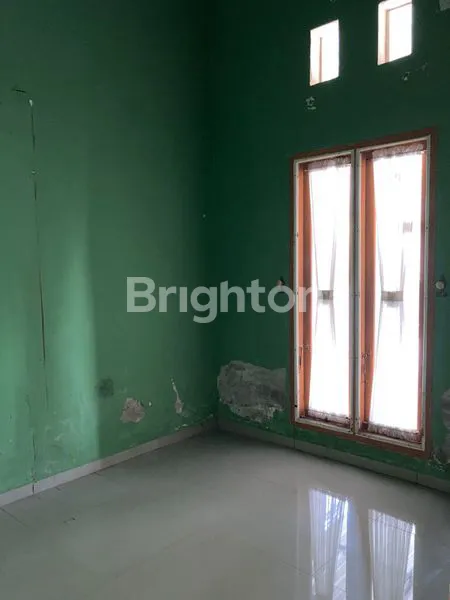 image RUMAH LUAS NYAMAN DALAM KOMPLEK (4)