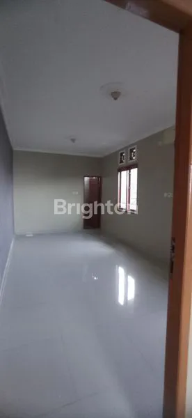 image RUMAH LUAS NYAMAN DALAM KOMPLEK (7)