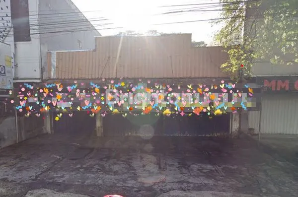 BANGUNAN TOKO DI DAERAH RAMAI SUTOYO