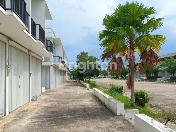 image DIBAWAH HARGA PASAR TOWNHOUSE HADAP PASAR SEGAR BUANA CENTRAL PARK DI TEMBESI (3)